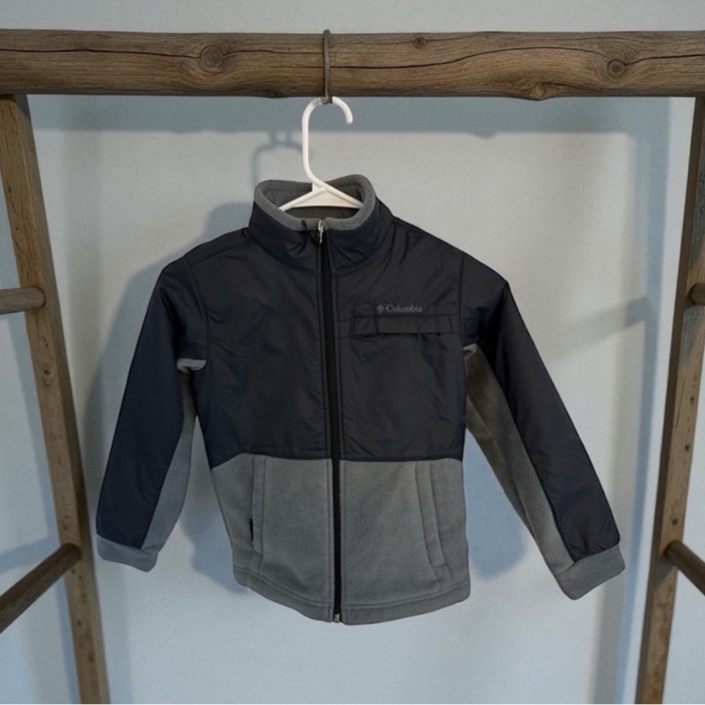 Columbia• Black & Gray Fleece Zip Up All Weather Jacket•S